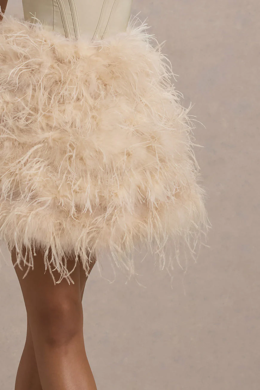 Peaches | Mini-Robe Bustier Champagne à Ourlet Plume Volumineux - Image 3