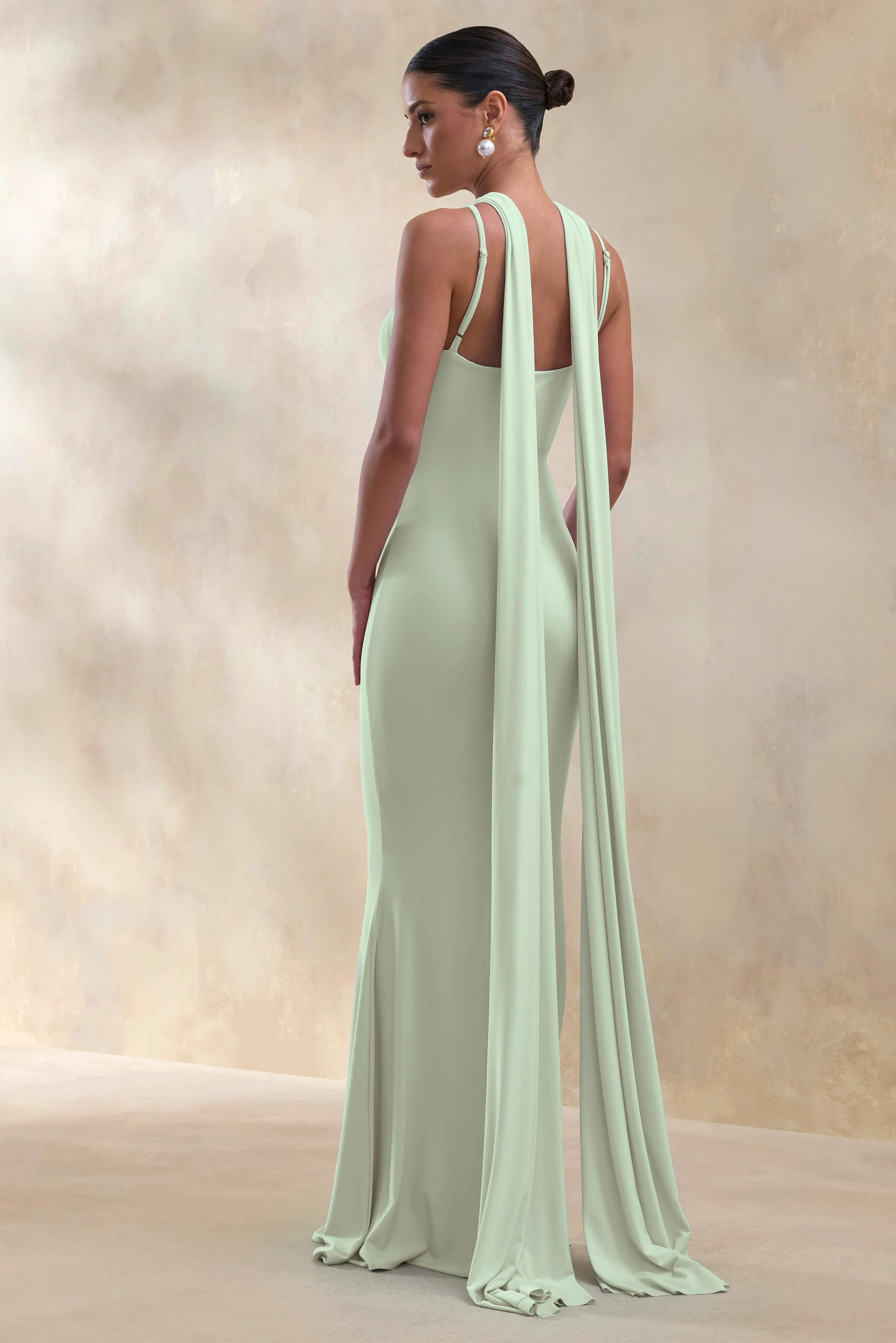 Rhoda | Robe longue menthe à encolure dos-nu torsadée avec cape - Image 2