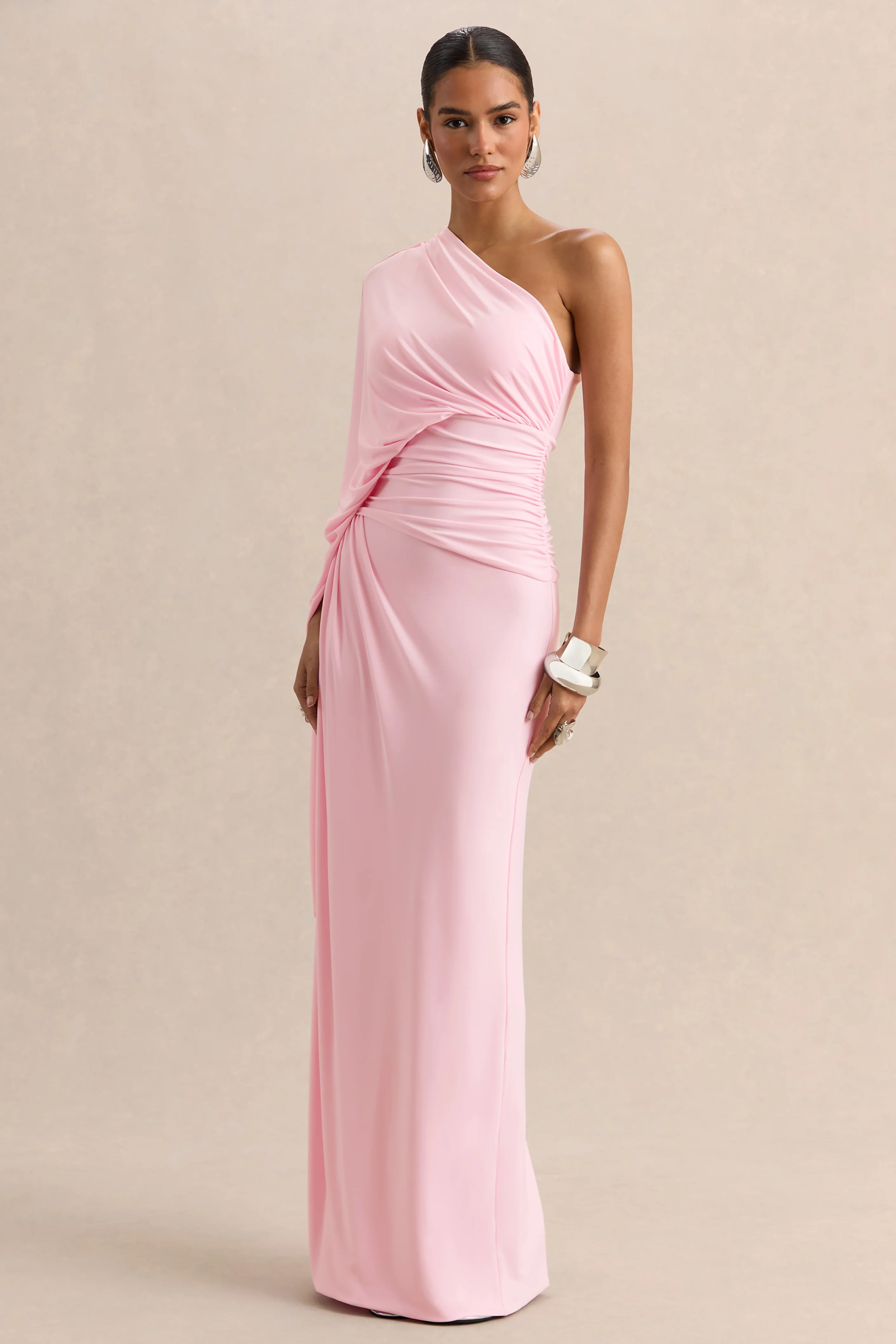 Sabella | Robe longue rose à encolure asymétrique