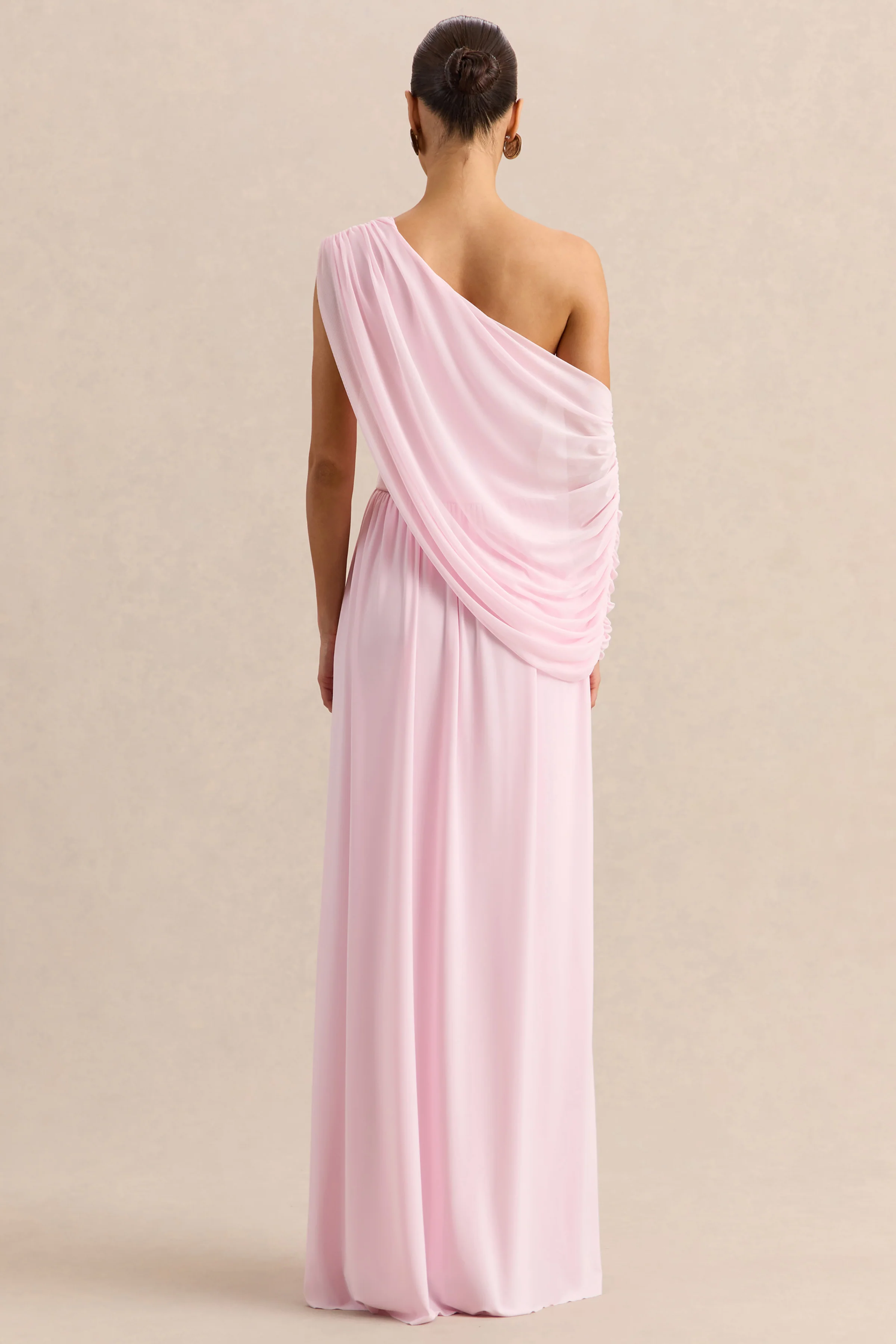 Sabianna | Robe longue rose à encolure asymétrique avec détails drapés - Image 2