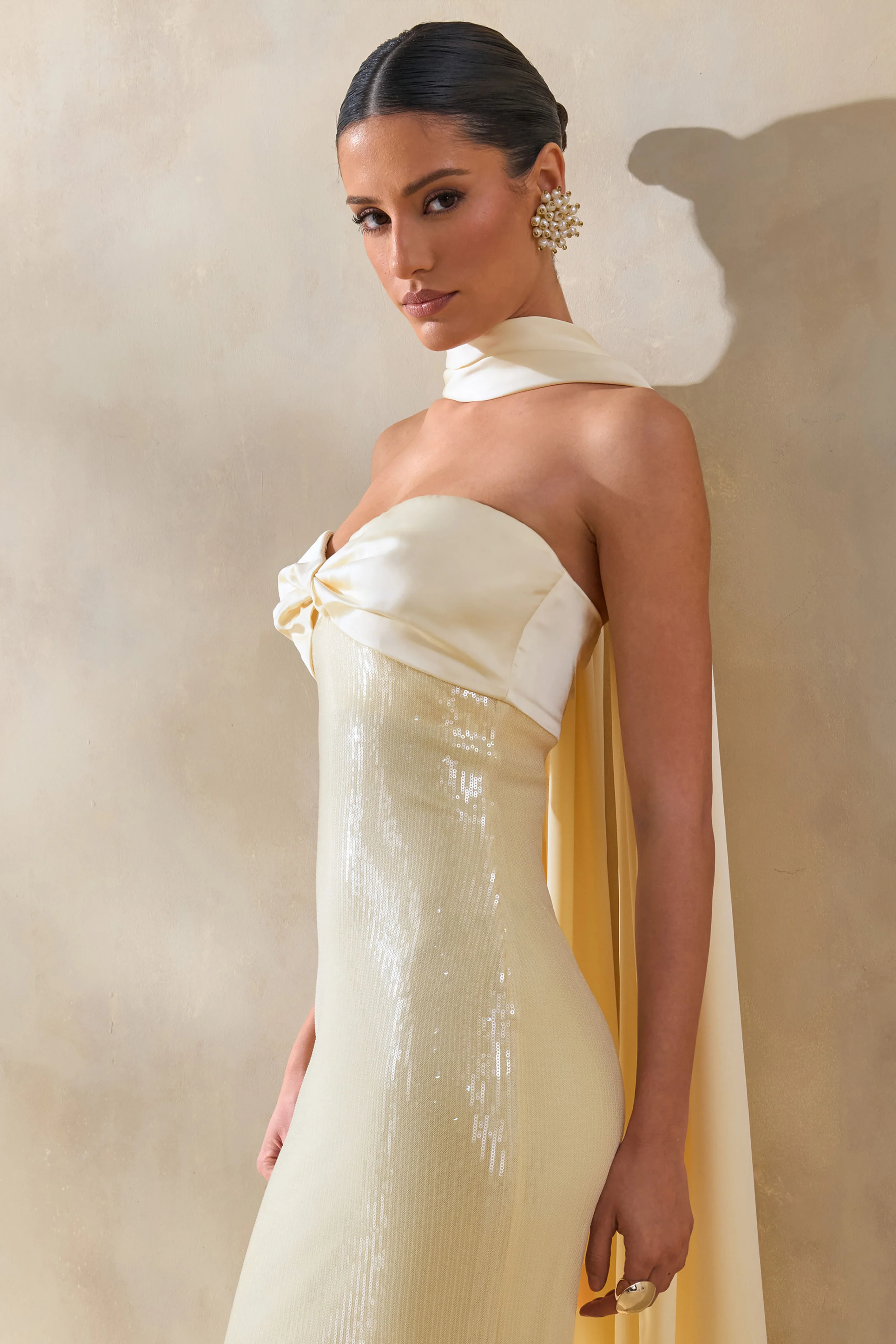Stephanie | Robe longue bandeau citron avec foulard - Image 3