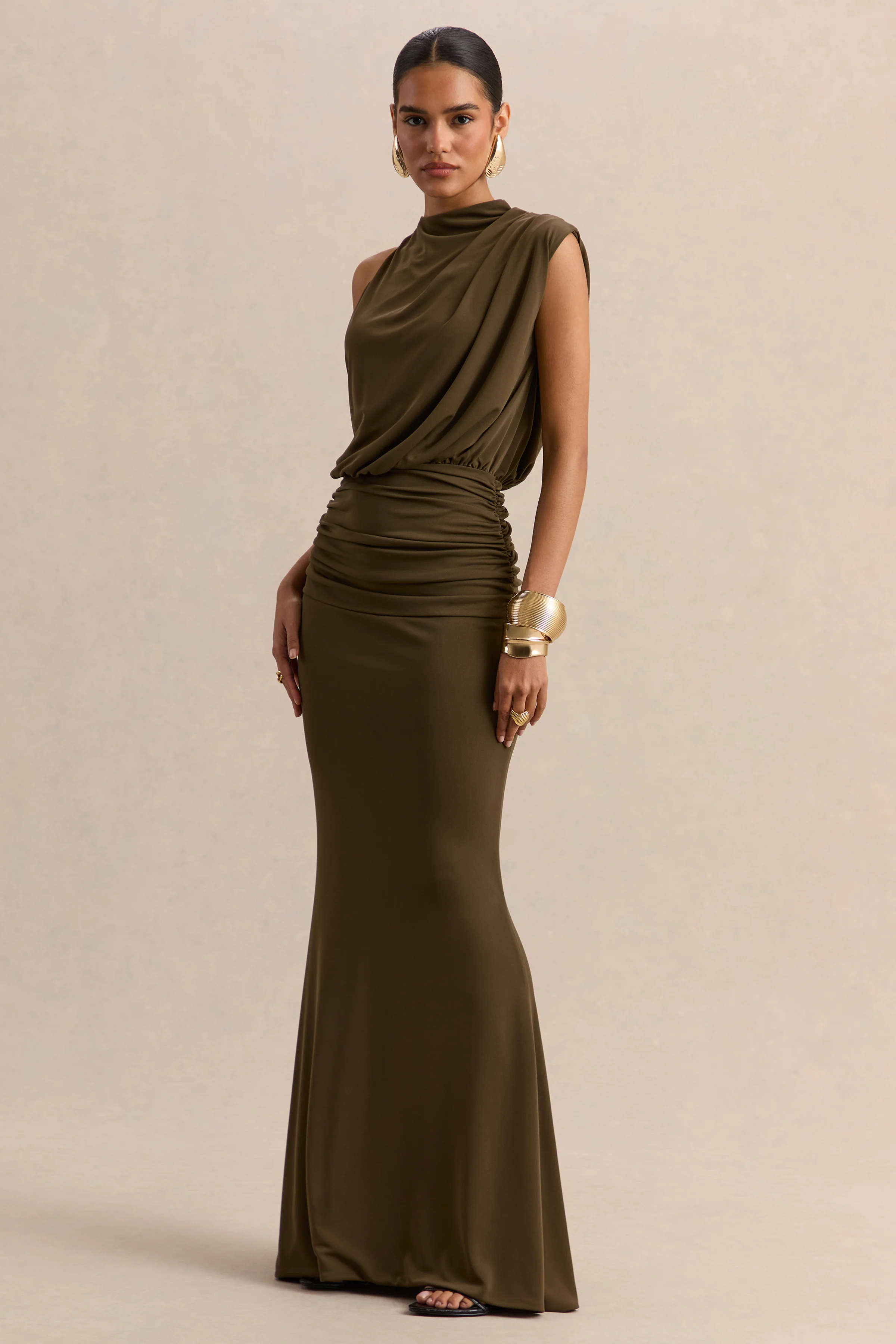 Umaira | Robe longue kaki à encolure haute - Image 4