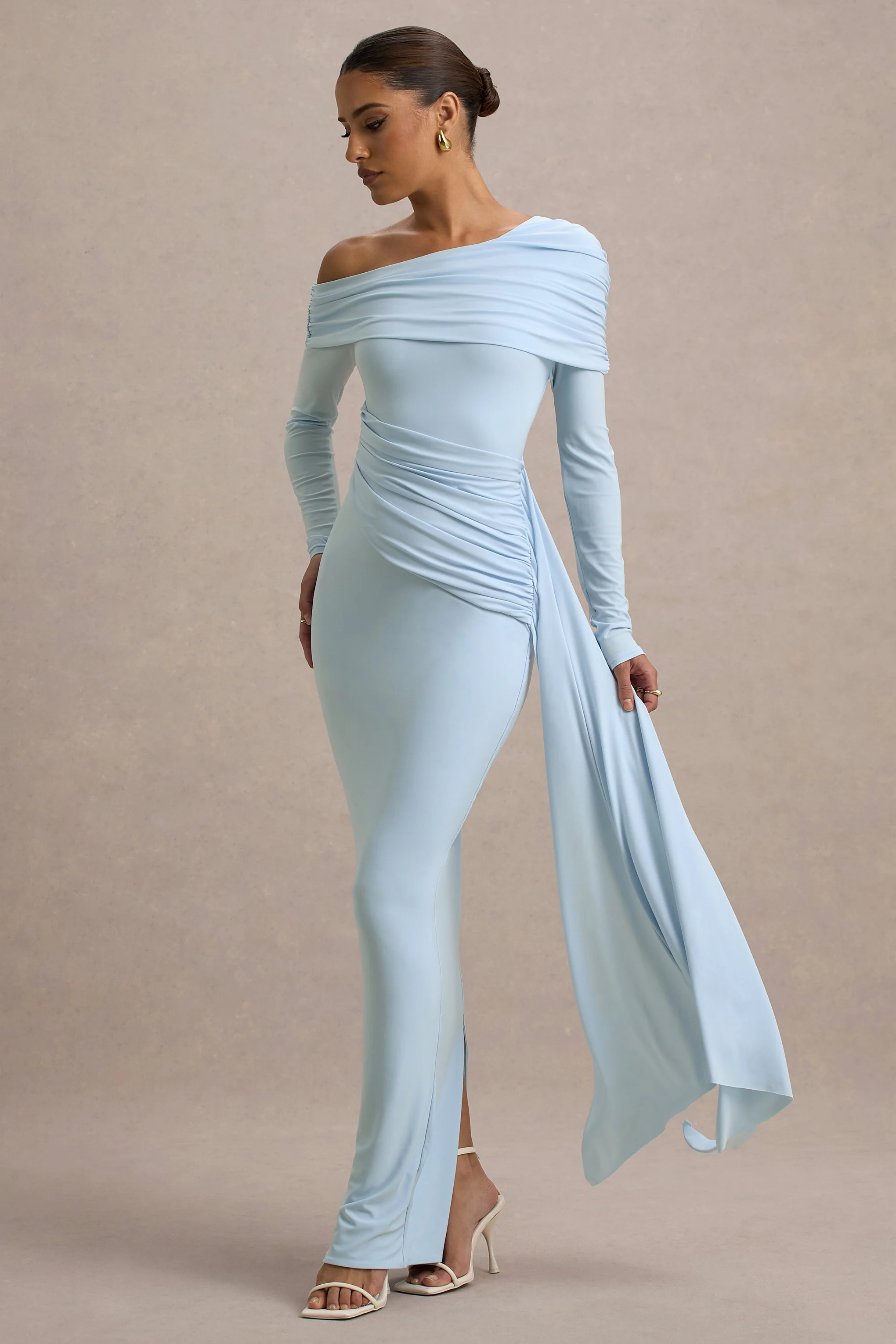 Valina | Robe longue asymétrique bleu poudré froncée avec drapé - Image 6