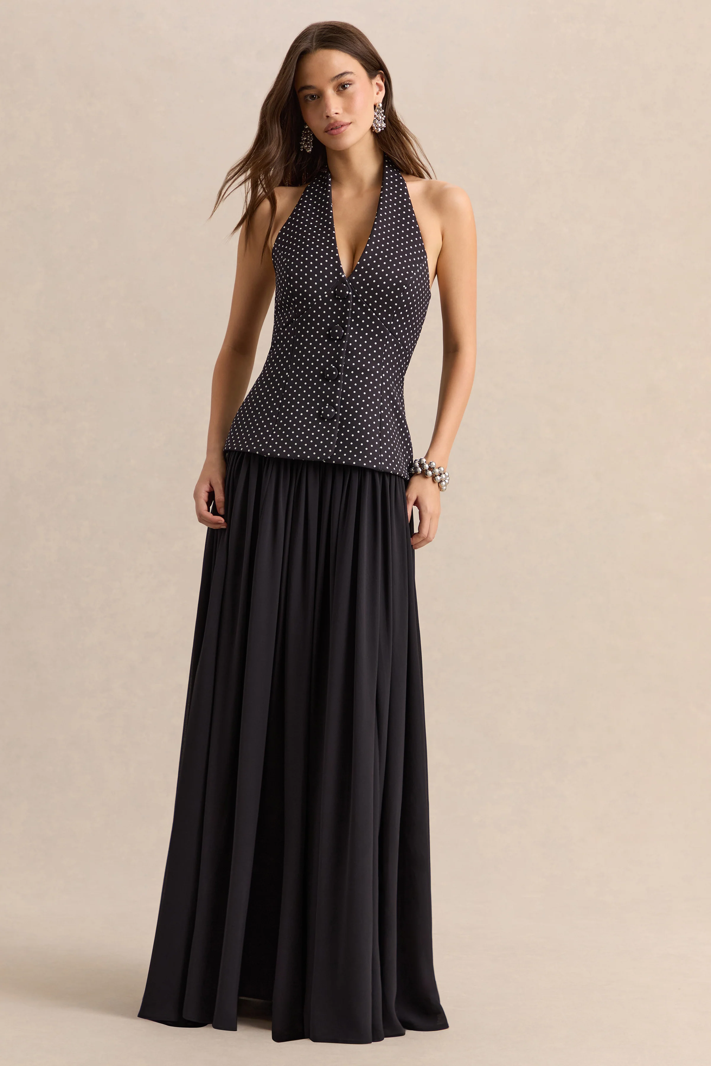 Zarina | Robe longue à décolleté plongeant noire et blanche à pois