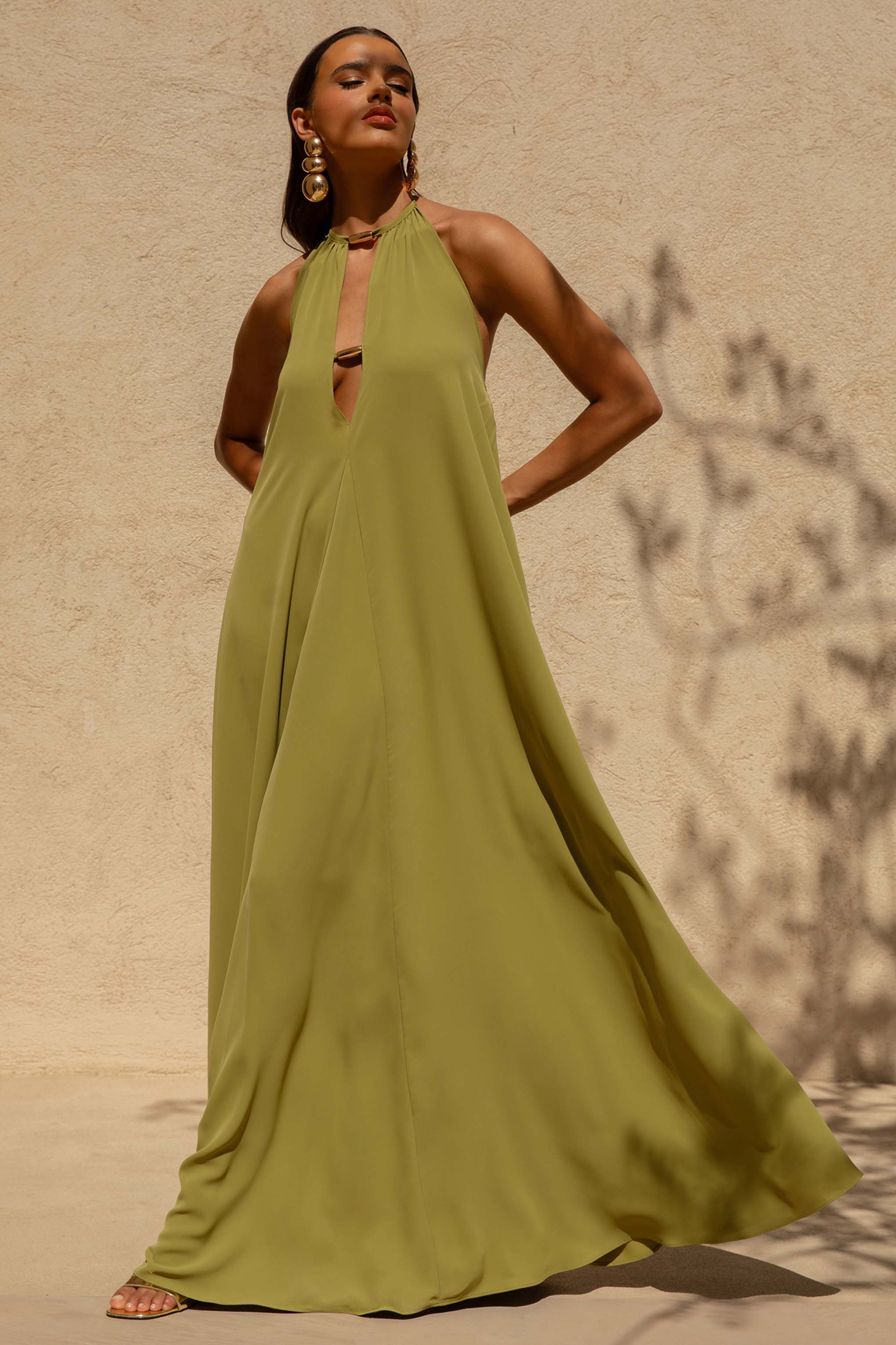 Zyon | Robe longue verte à col montant avec découpes - Image 4